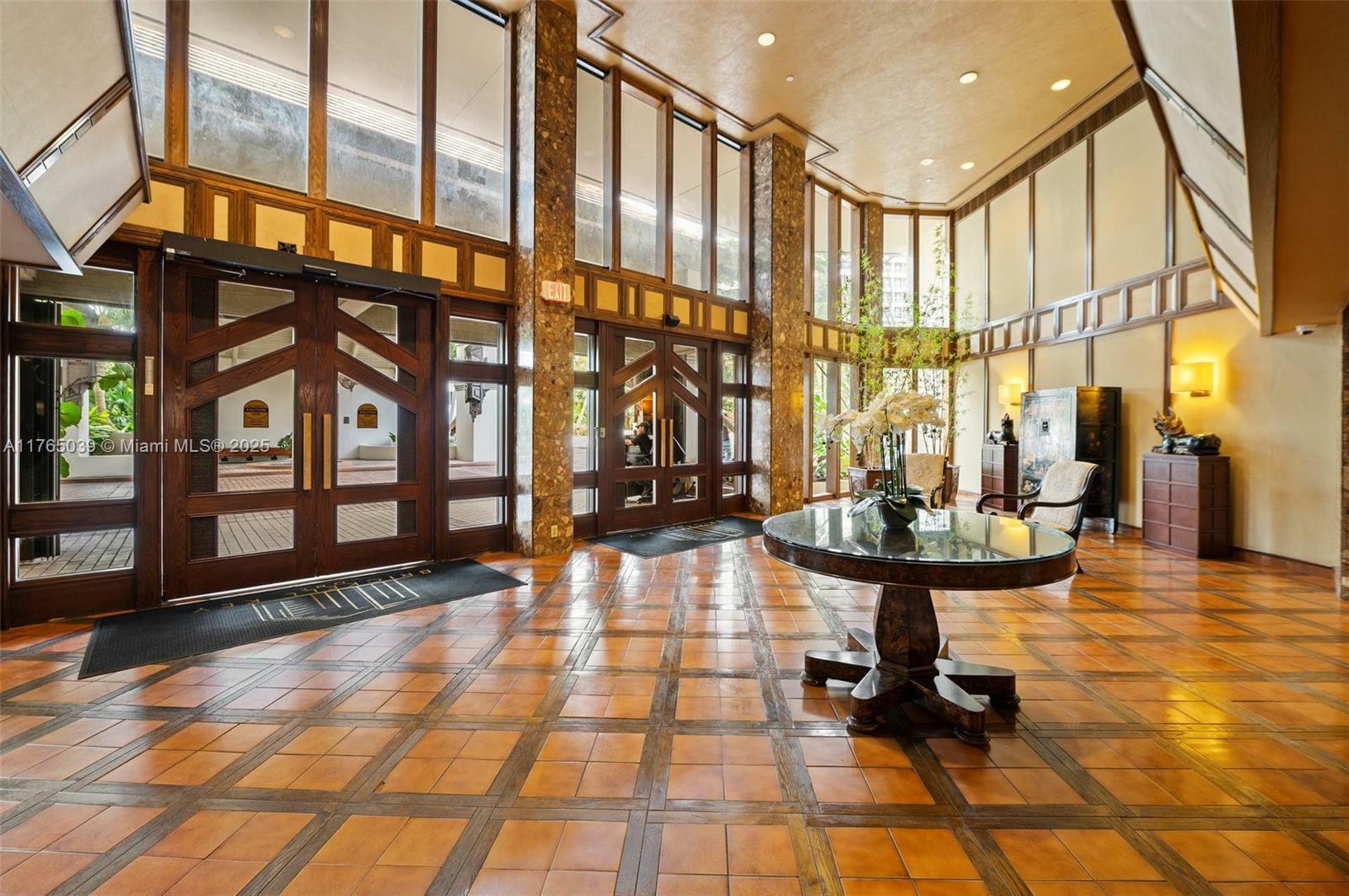 Property Photo: 520 Brickell Key Dr A1712 FL 33131