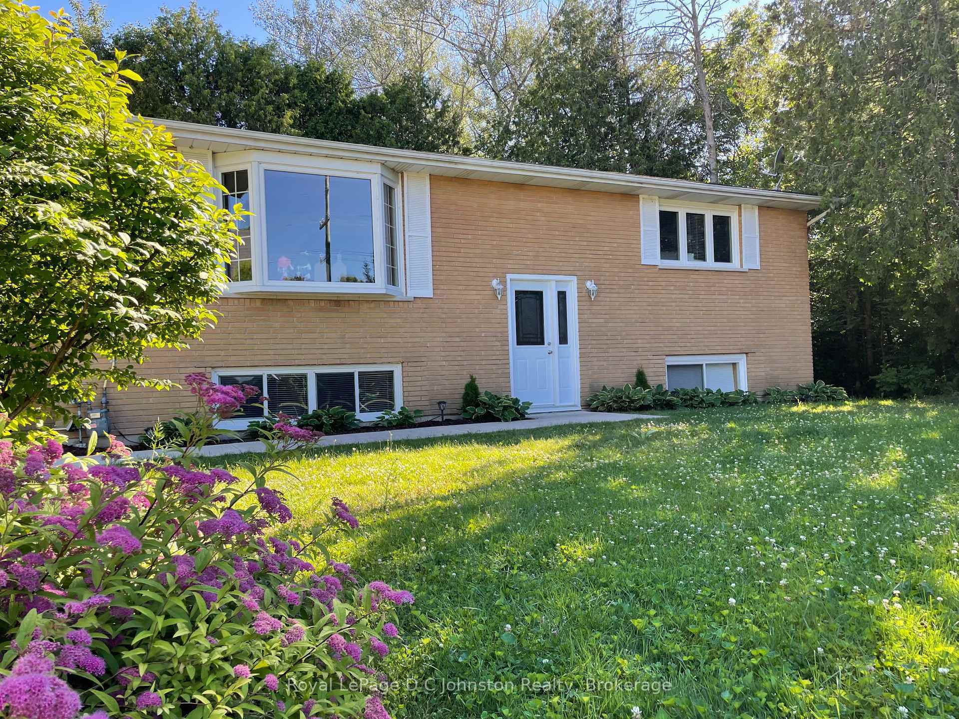 Property Photo: 341 Palmerston Street #1 &Amp #2 ON N0H 2L0