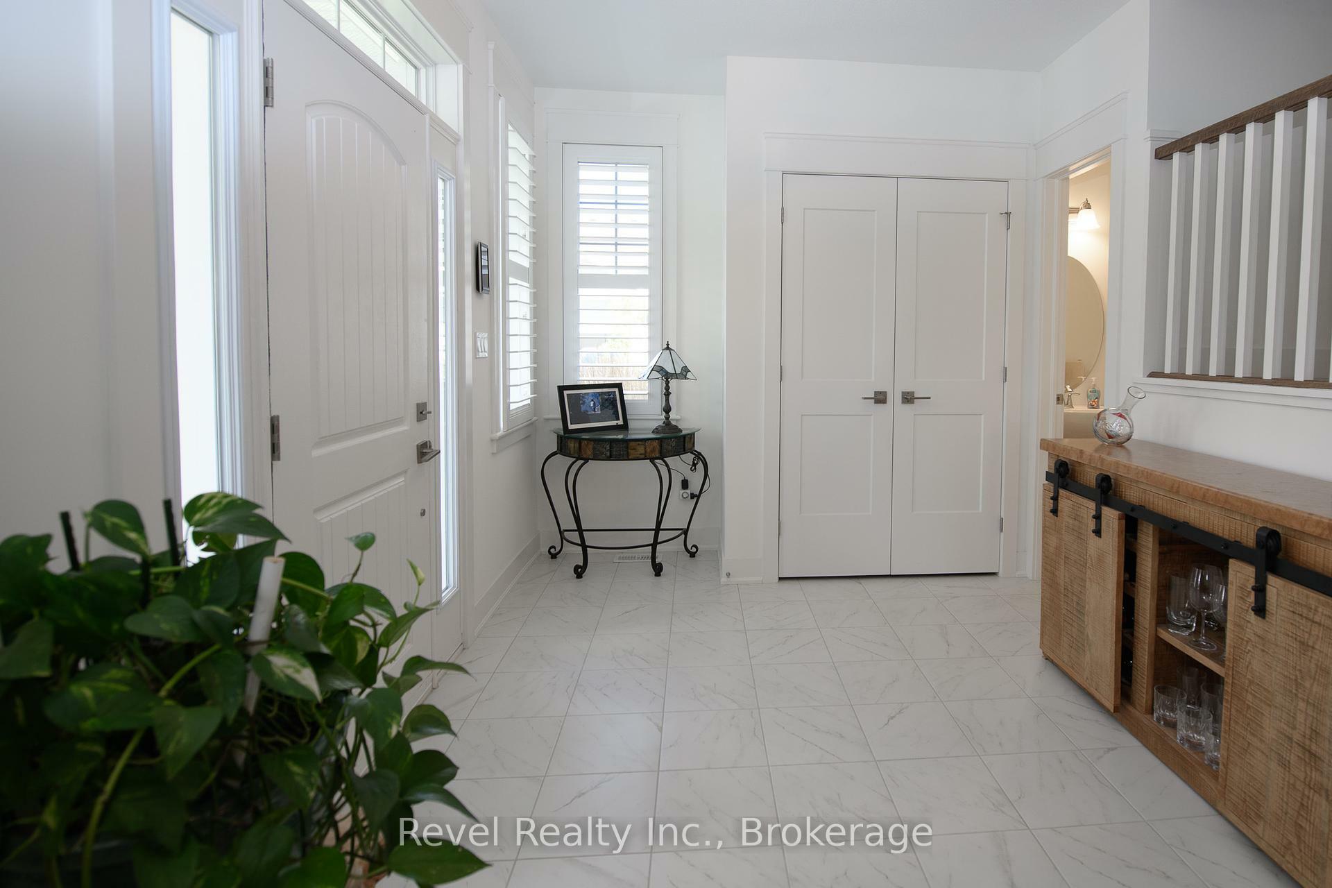 Property Photo:  252 Ironwood Way  ON N0H 1S0 