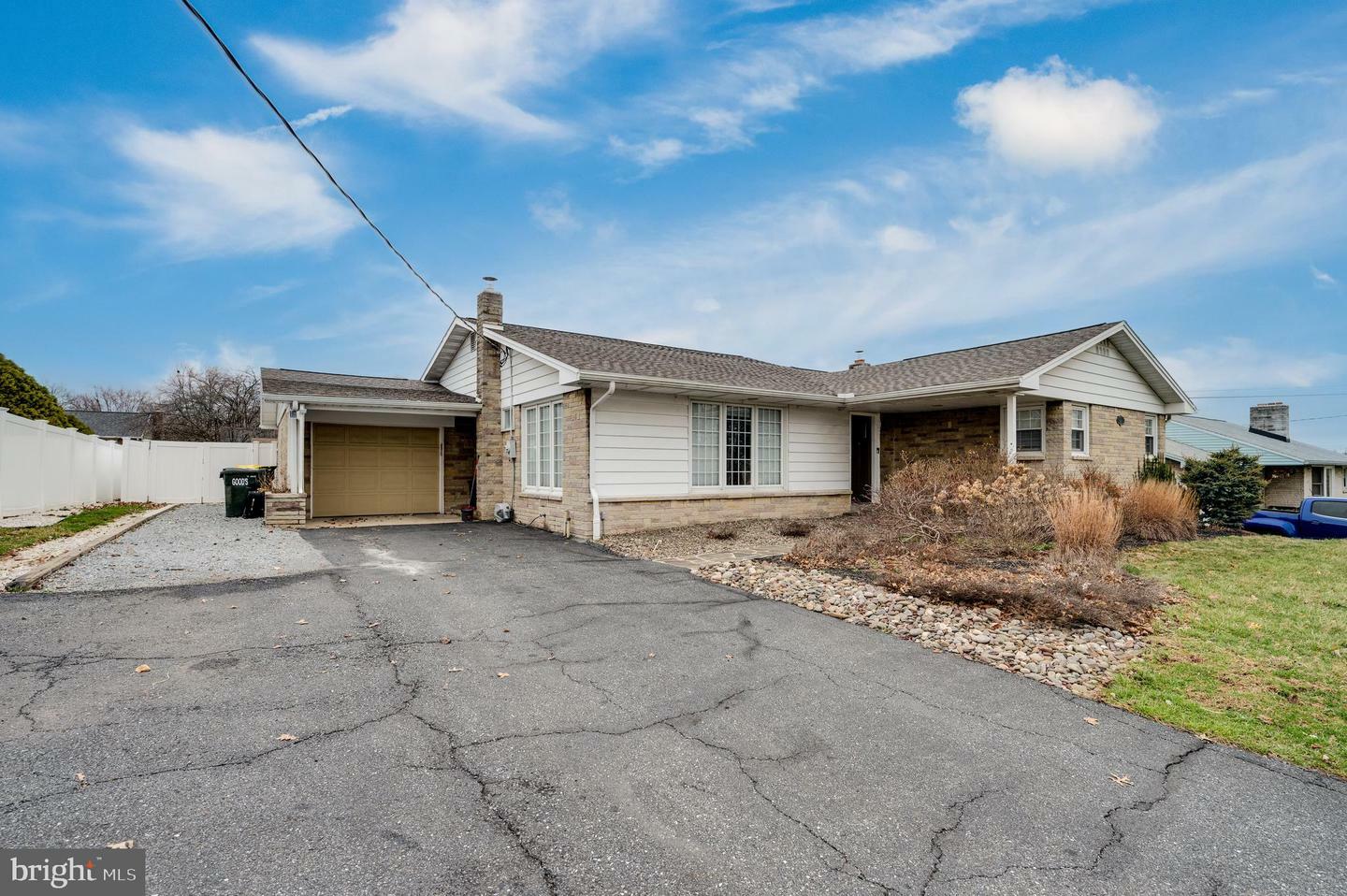 Property Photo: 22 E Swartzville Road PA 17517