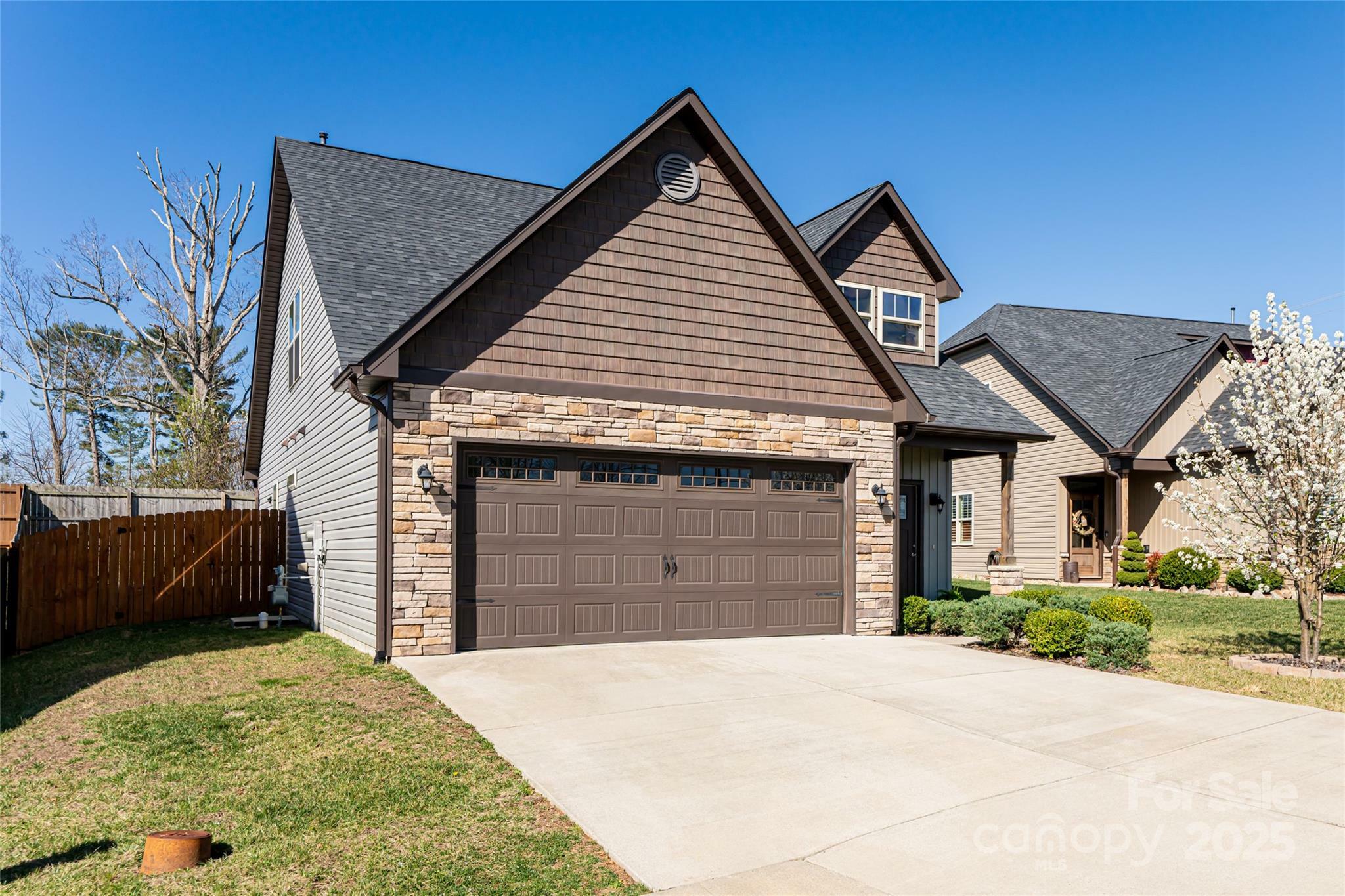 Property Photo: 77 Halcyon Court NC 28732