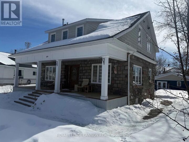 Property Photo:  109 King Street  ON P8T 1C3 