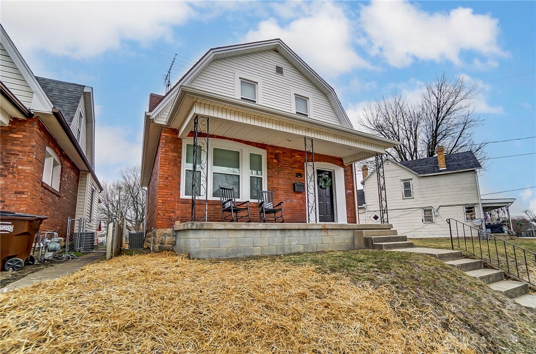 Property Photo: 825 Oak Street OH 45505