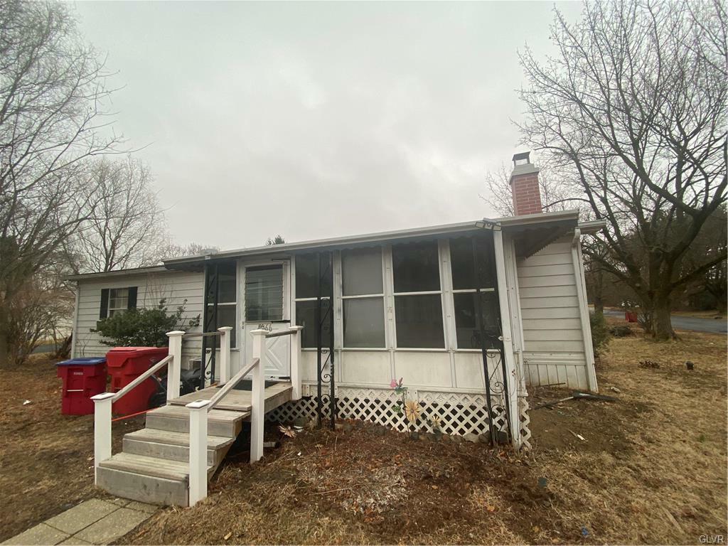 Property Photo: 8966 Breinig Run Circle PA 18031