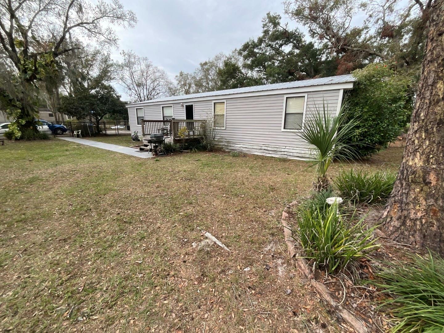 Property Photo: 1329 Wilkinson Drive FL 33566