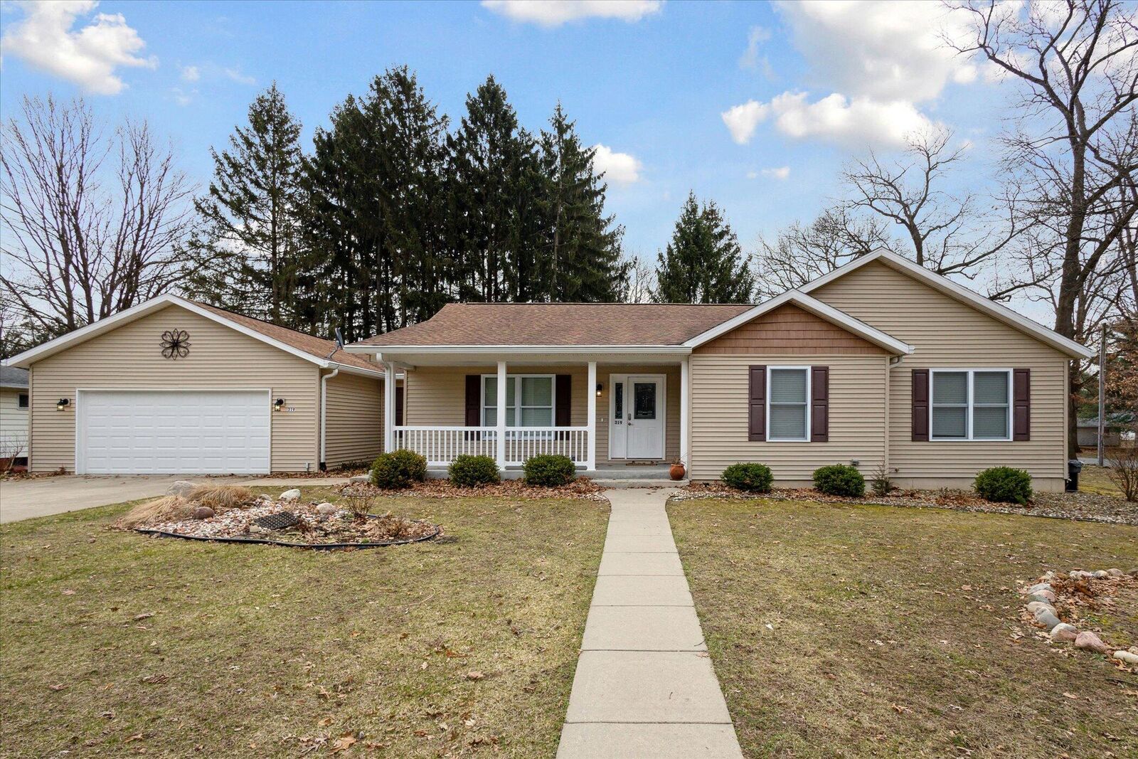 Property Photo:  319 Clark Street  MI 49045 