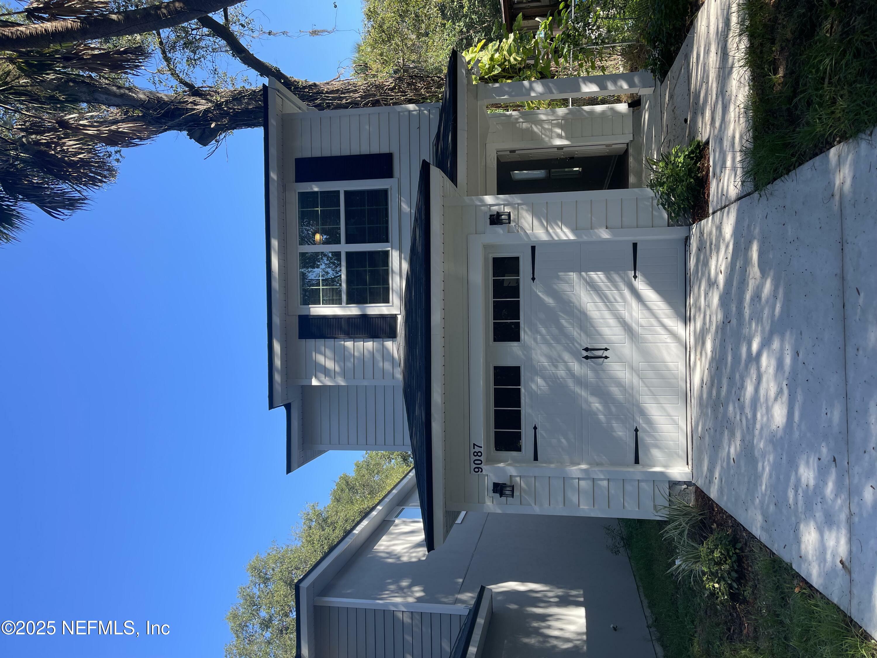 Property Photo: 5988 Moncrief Road W FL 32219