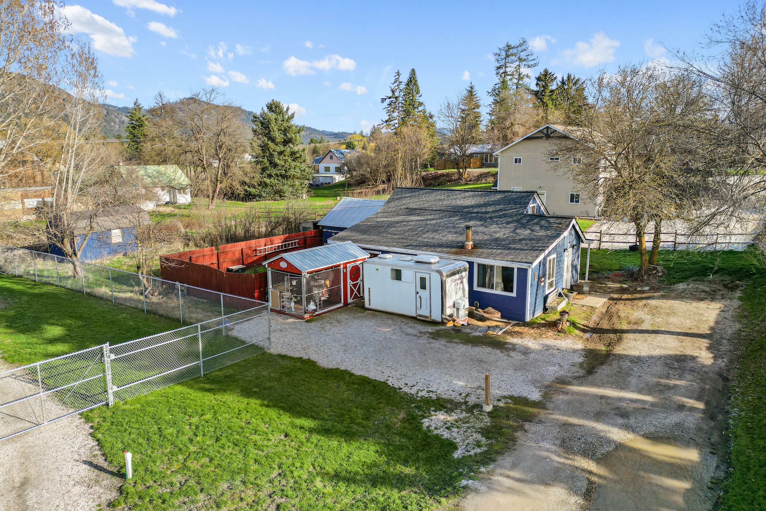 Property Photo: 802 N Victoria St WA 99109