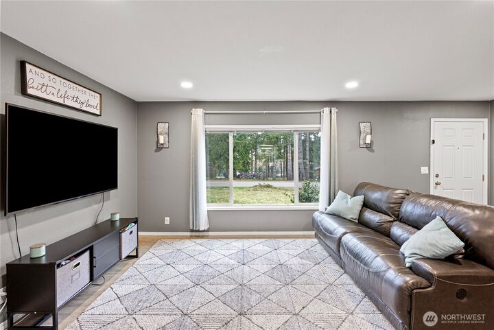 Property Photo: 510 E Trails End Drive WA 98528