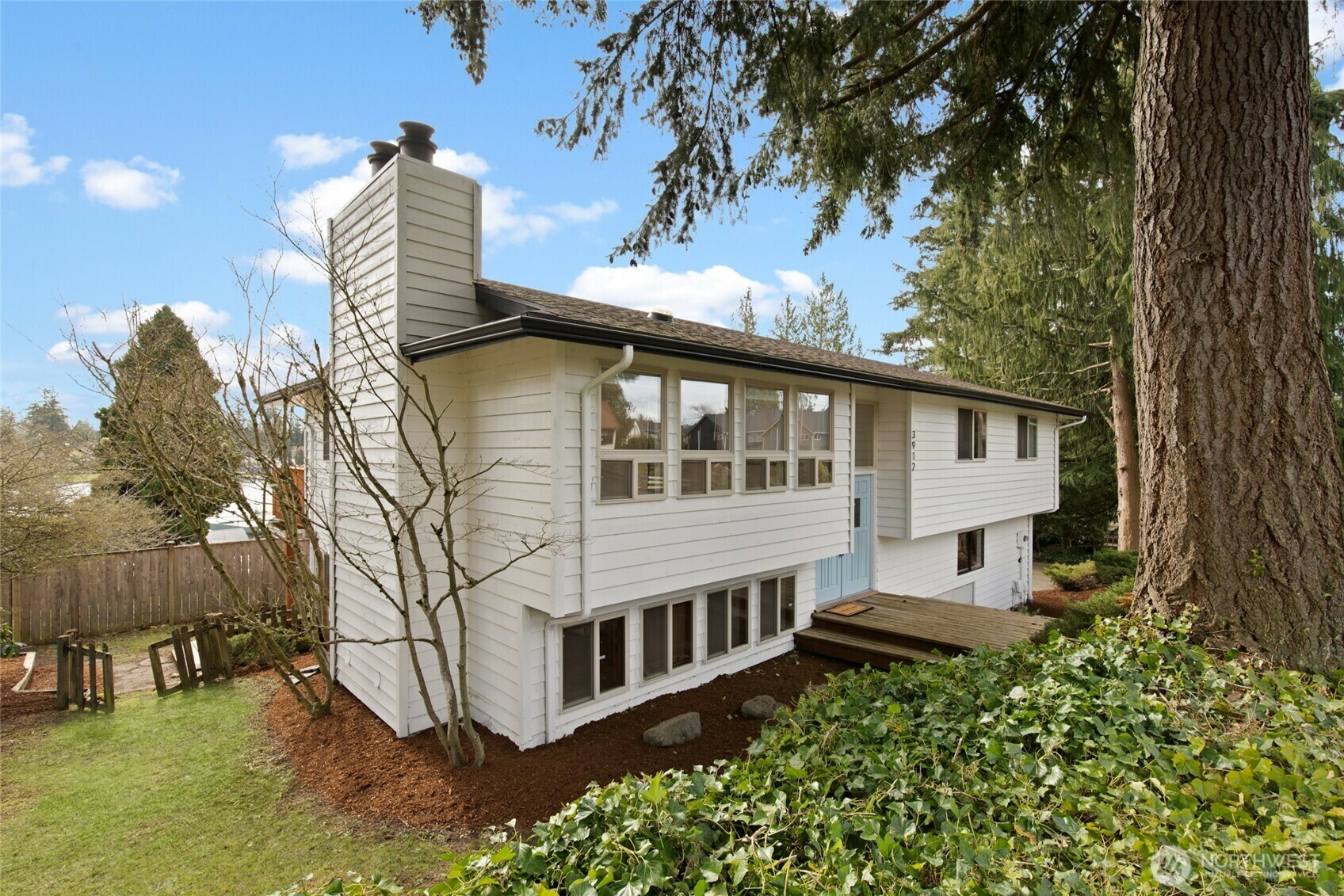 Property Photo: 3912 Serene Way WA 98087