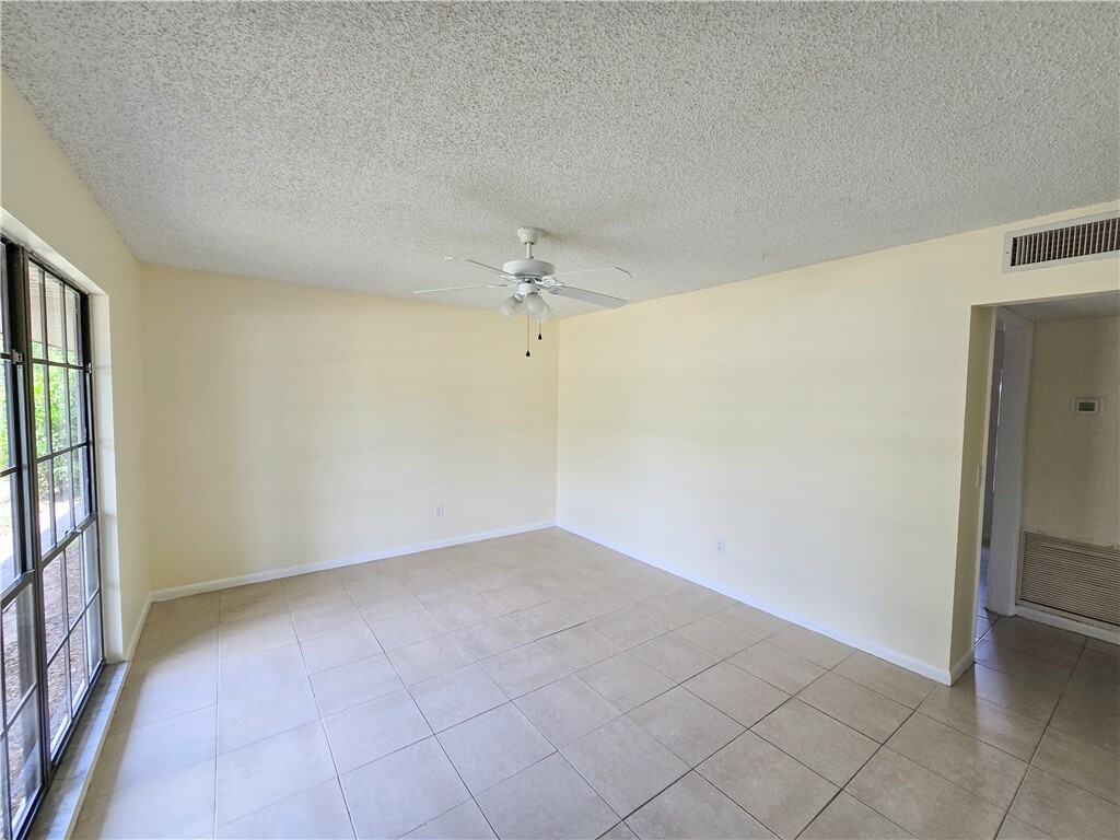 Property Photo: 4202 18th Street FL 32960