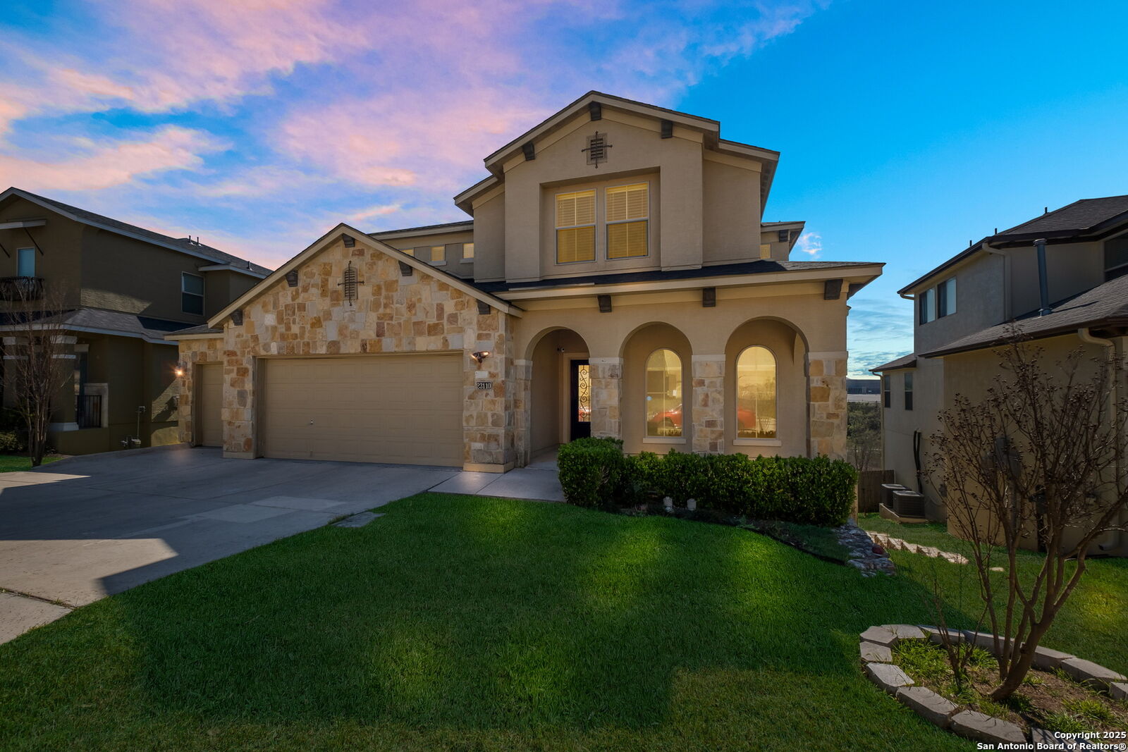 Property Photo: 23110 Woodlawn Rdg TX 78259