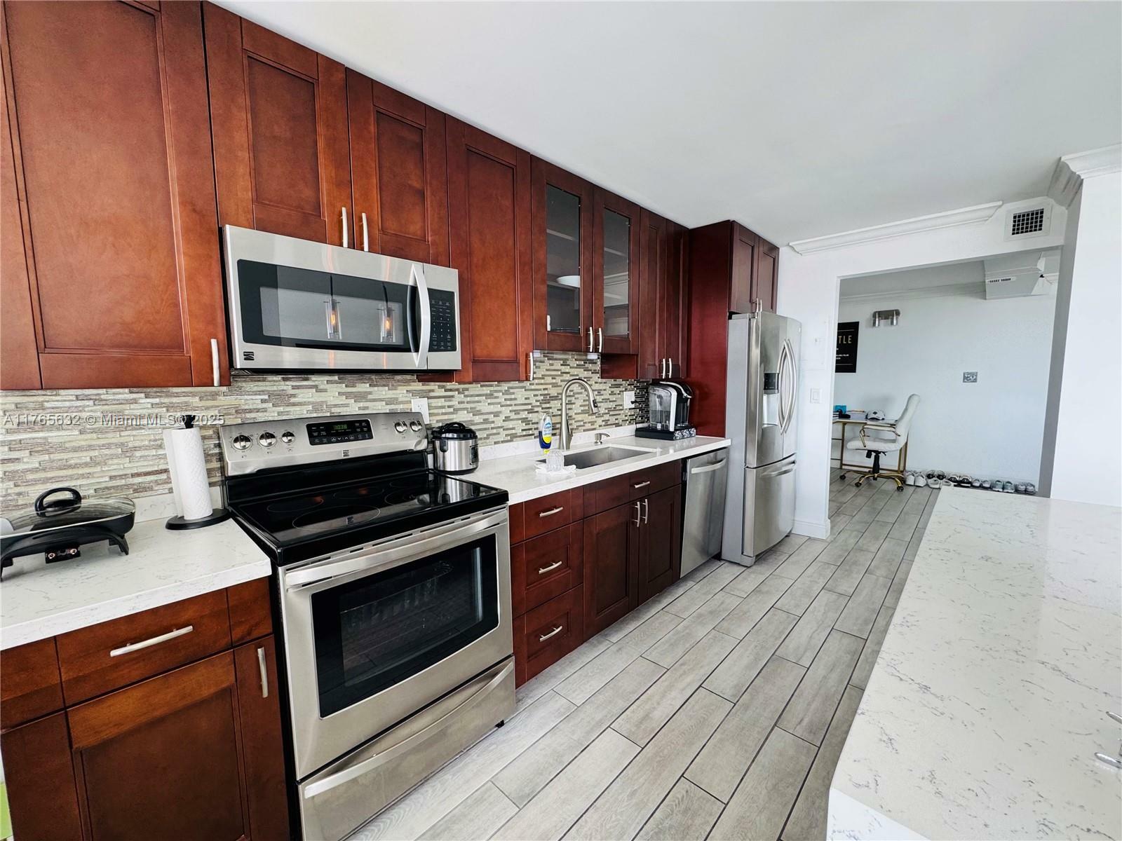 Property Photo: 18031 Biscayne Blvd 1001 FL 33160