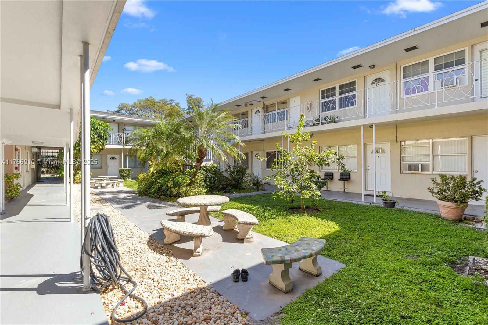 Property Photo: 2000 Buchanan St FL 33020