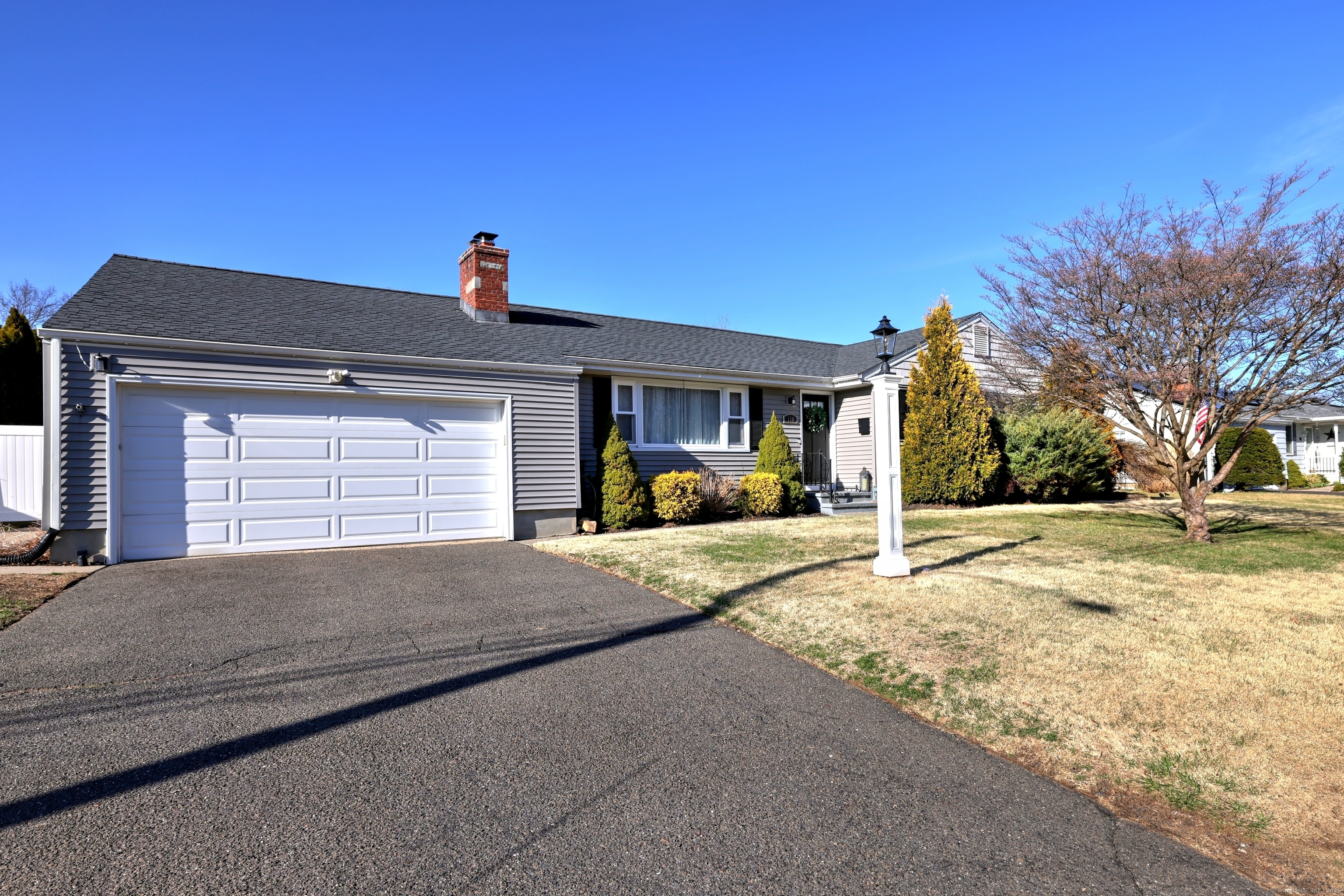 110 Overland Drive  Stratford CT 06614 photo