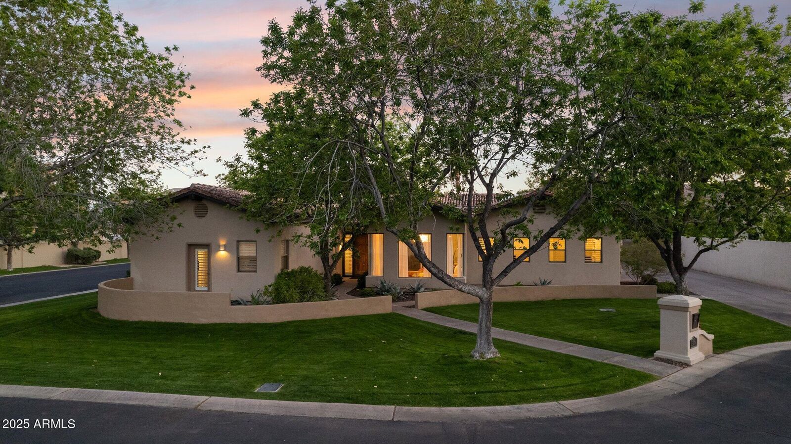 Property Photo: 8336 S Homestead Lane AZ 85284