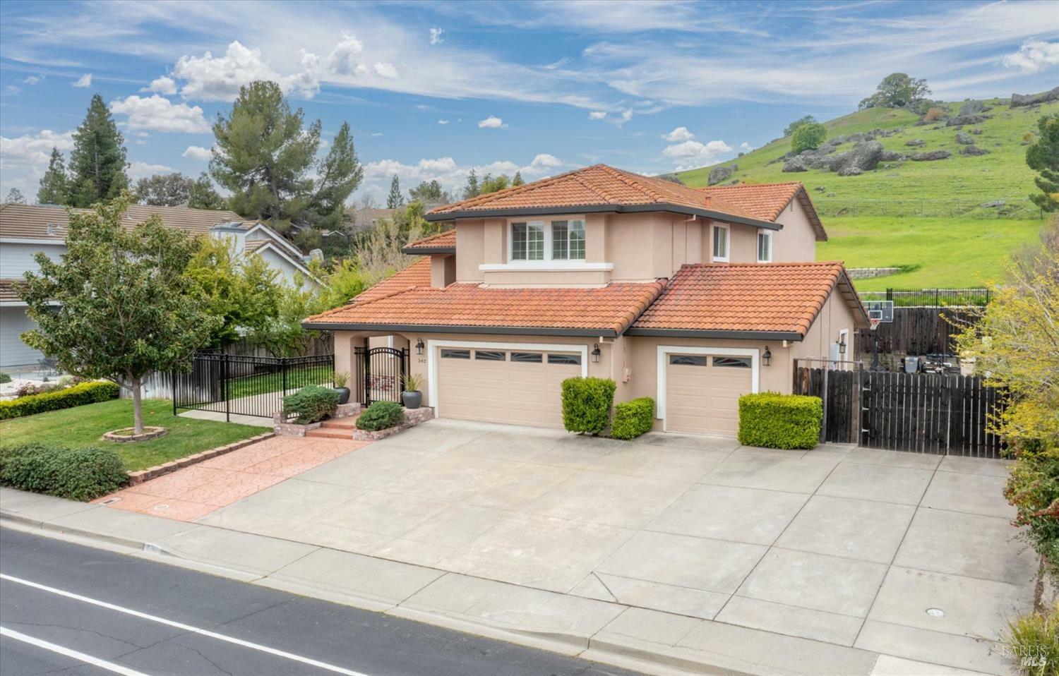 Property Photo:  342 Woodcrest Drive  CA 95688 