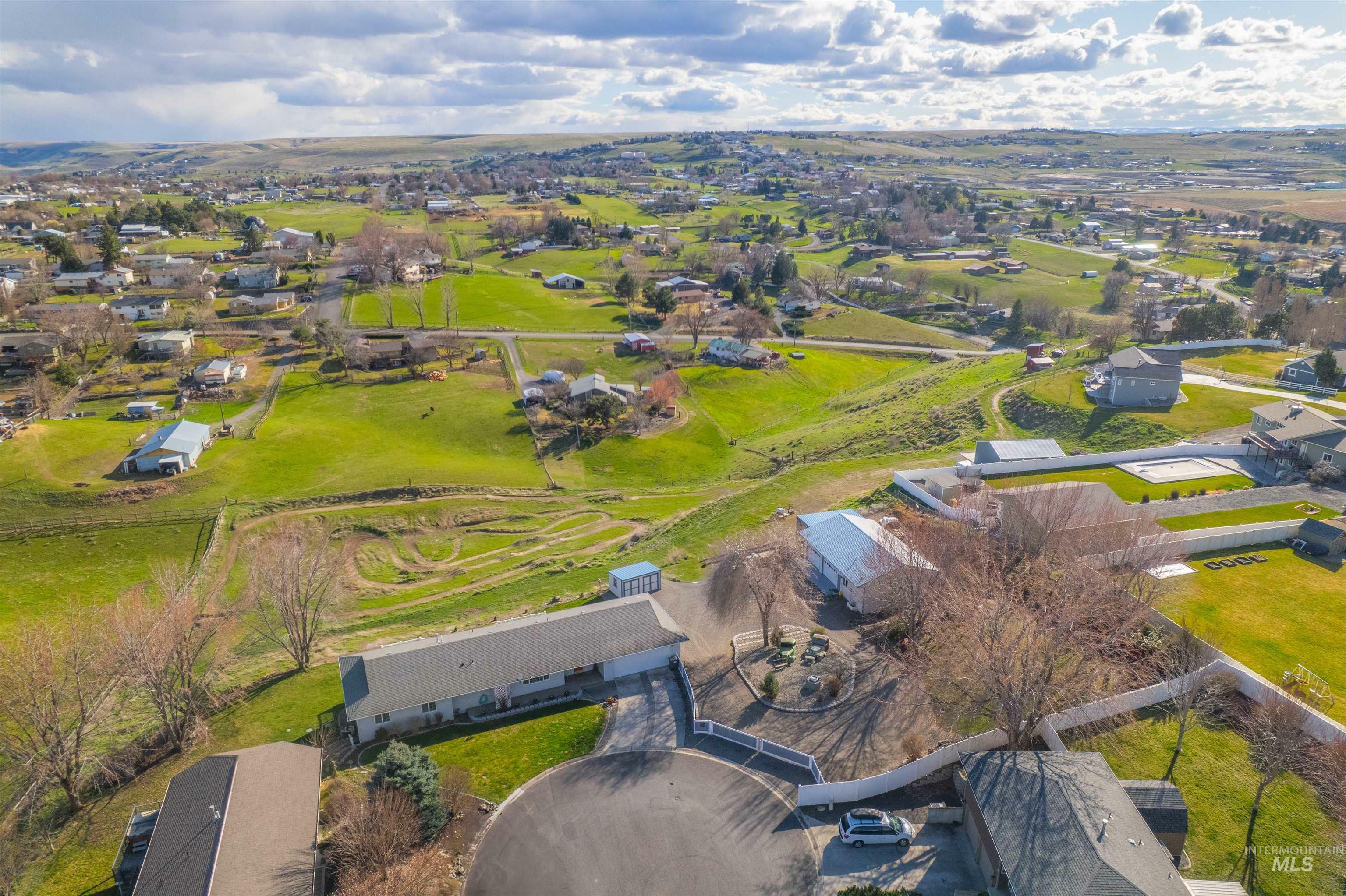 Property Photo: 2333 Billy Meadow Lane WA 99403