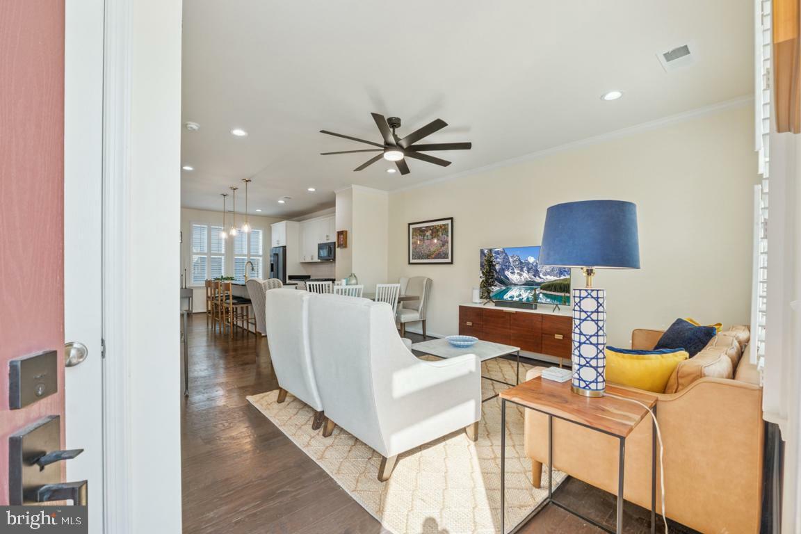 Property Photo: 9318 Fairview Avenue VA 20110