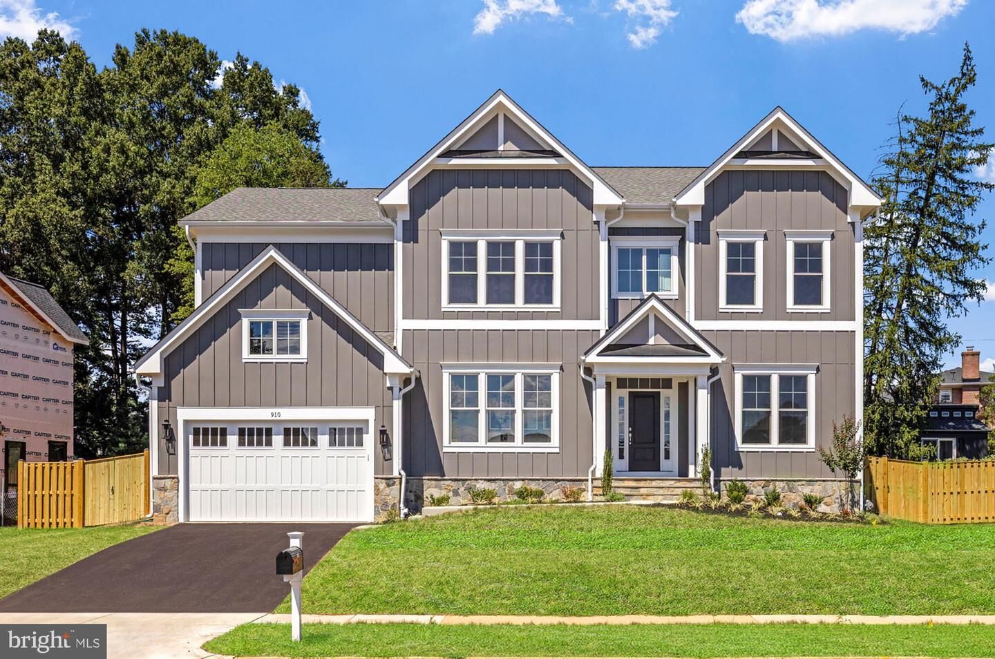 Property Photo: 910 Fairway Drive NE VA 22180