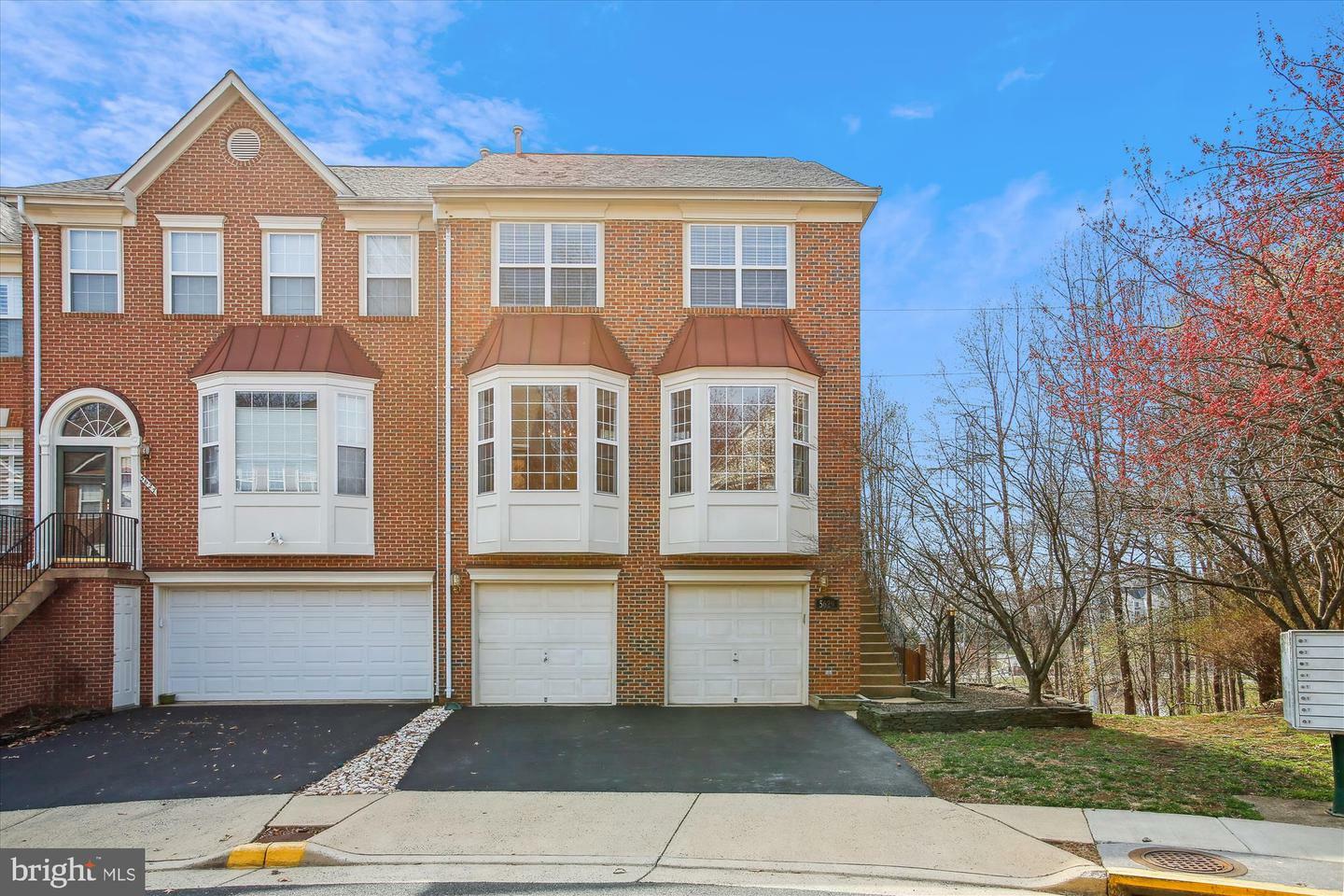 Property Photo: 5629 Governors Pond Circle VA 22310