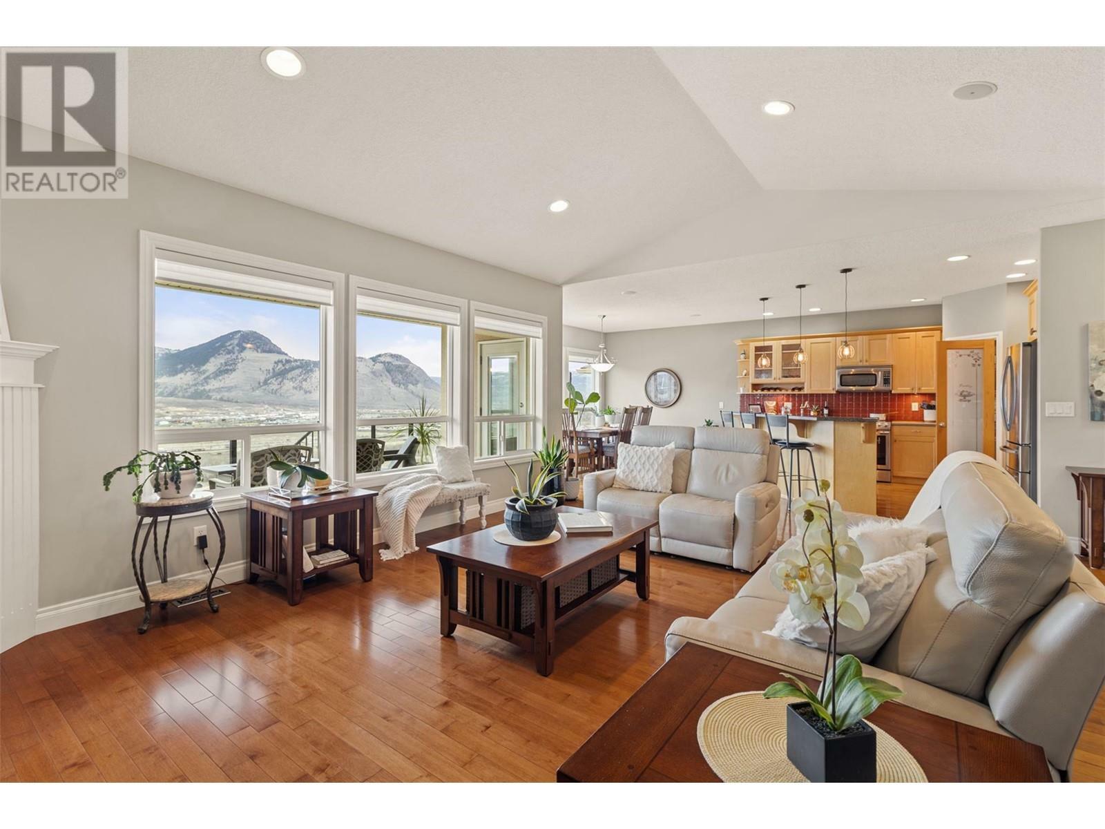 Property Photo: 837 Quail Drive BC V2B 8P2