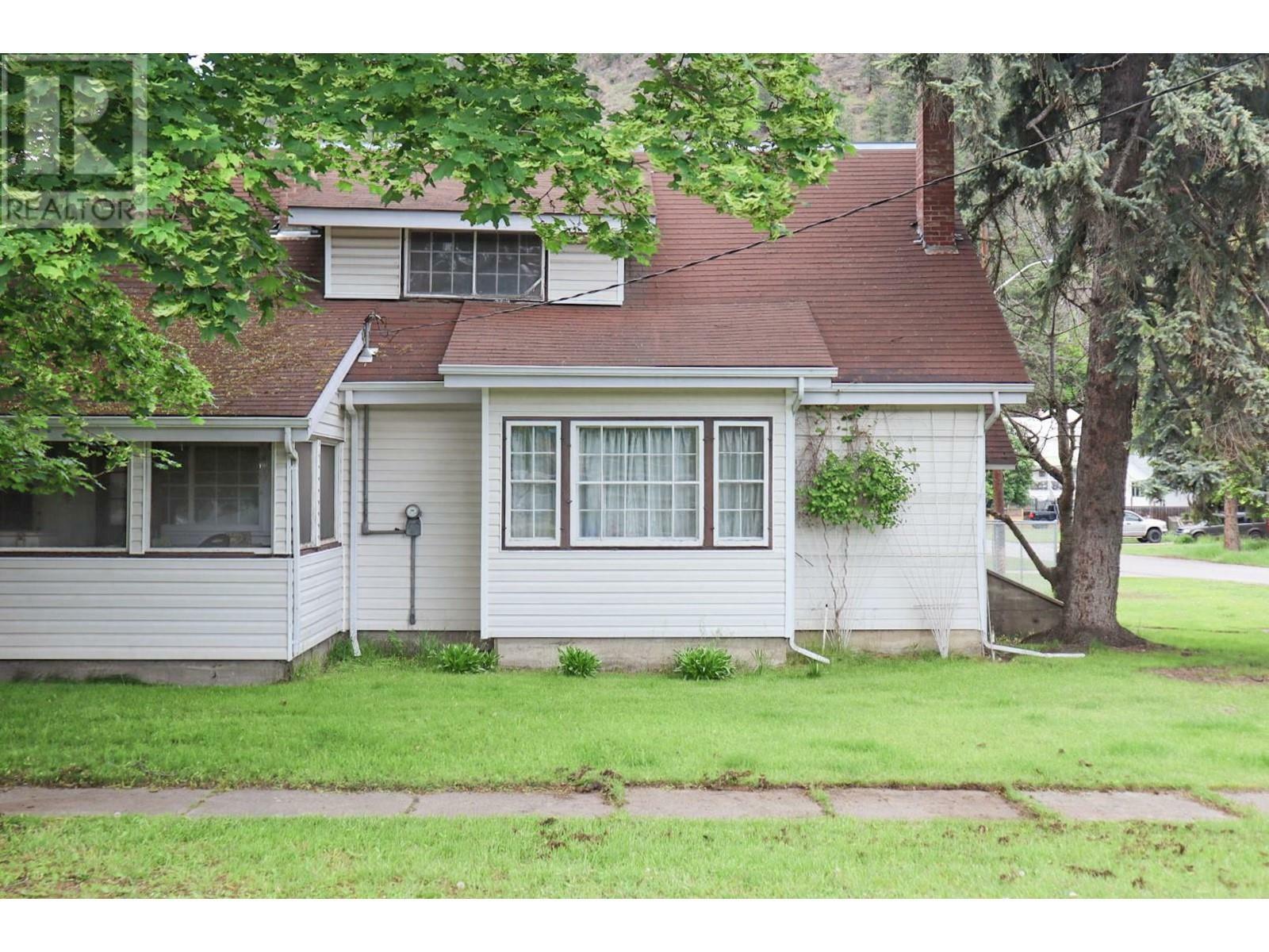 Property Photo: 7517 6th Street BC V0H 1H0