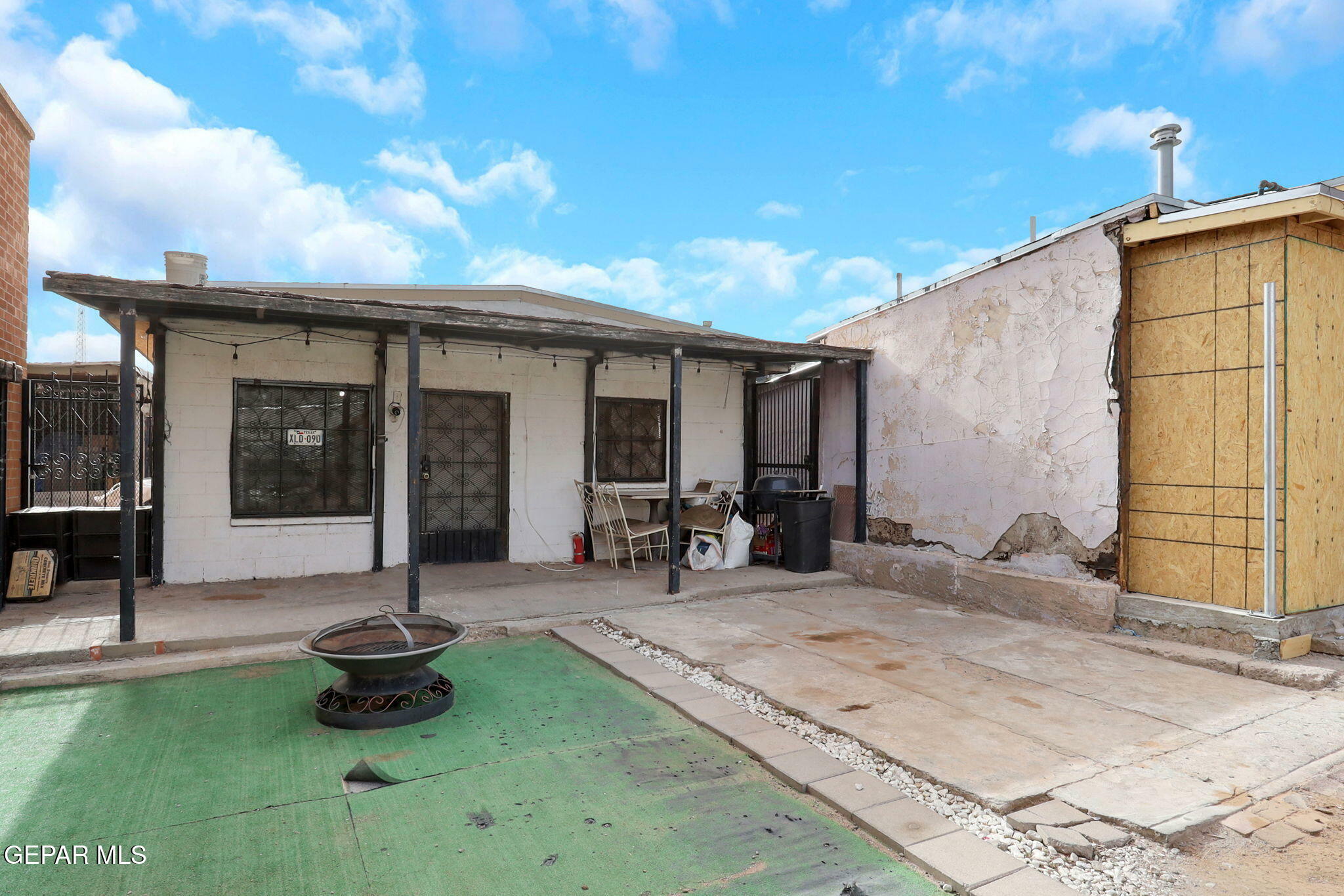 Property Photo: 105 Hudspeth Place TX 79901