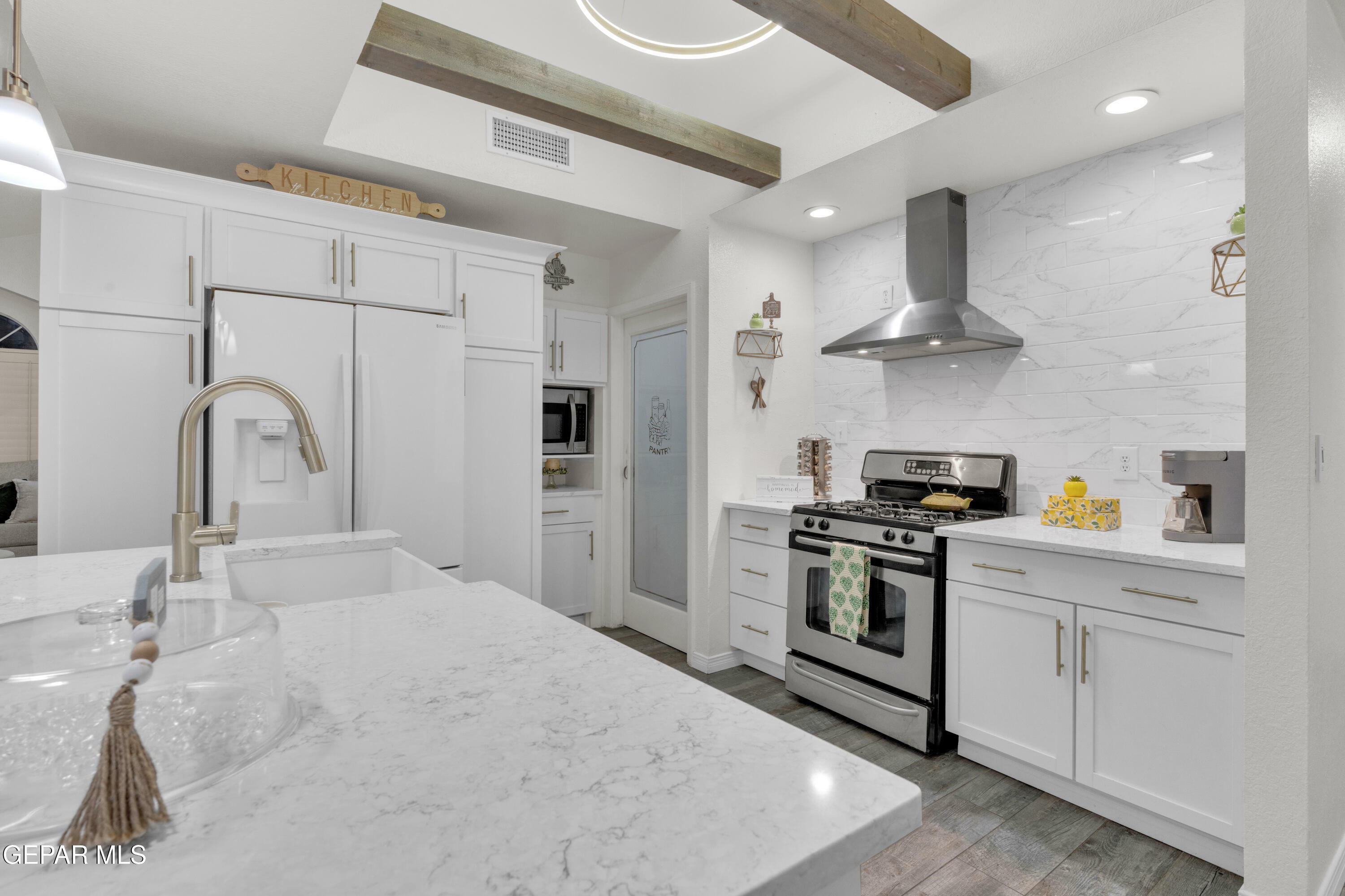 Property Photo: 5733 Saplinas Road TX 79932