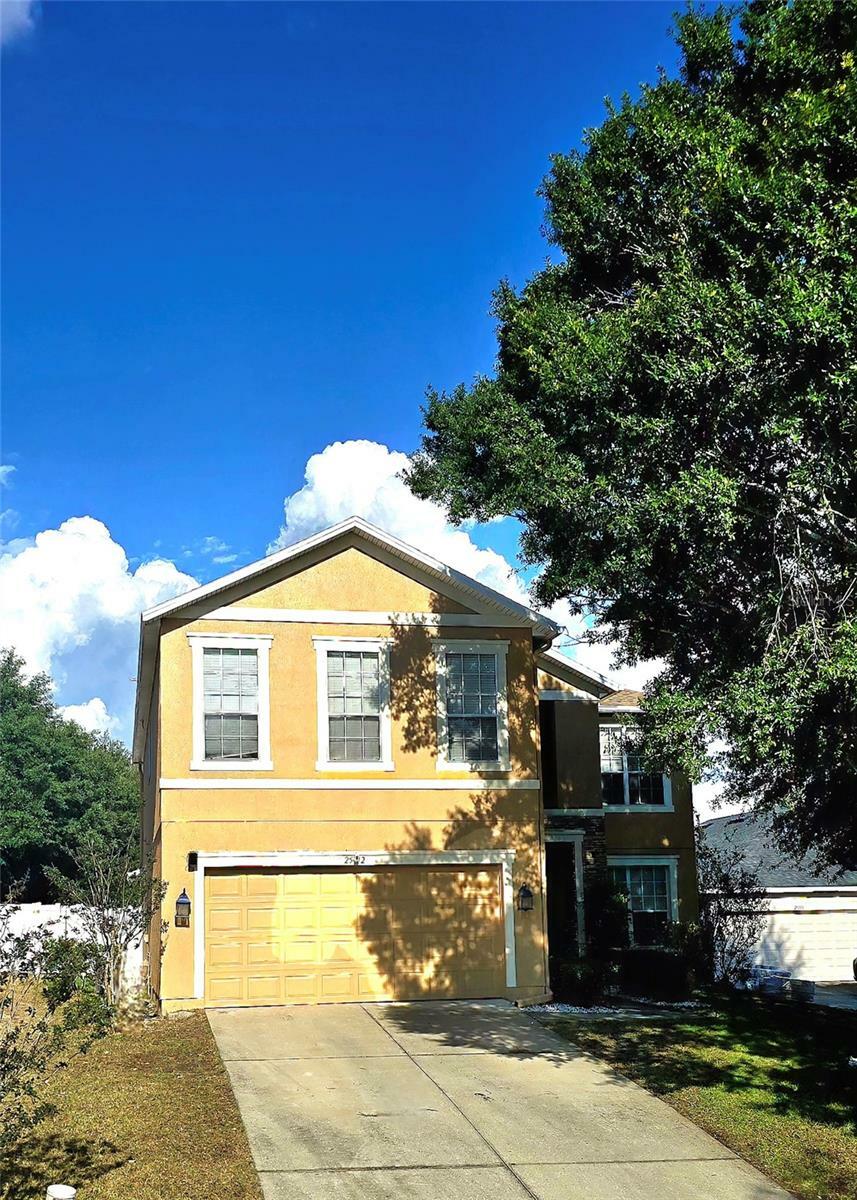 Property Photo: 25012 Chipshot Court FL 32776