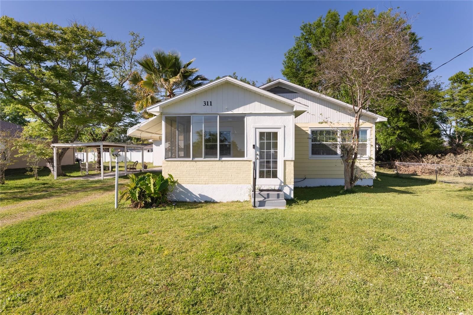 Property Photo:  311 E Wallace Street  FL 32809 