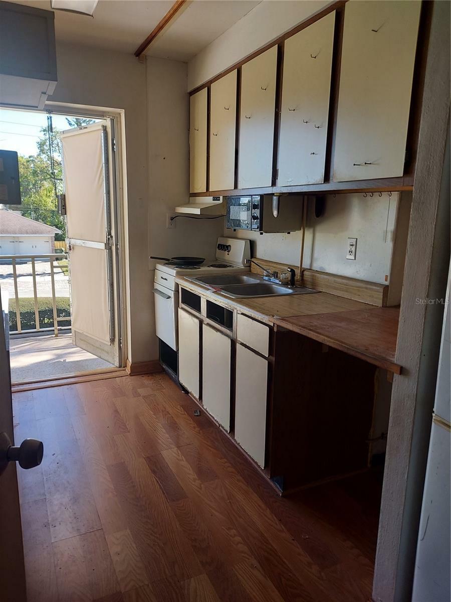 Property Photo: 2155 Wood Street B4 FL 34237