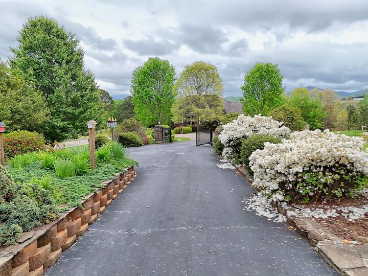 Property Photo: 1526 Cedar View Lane GA 30546