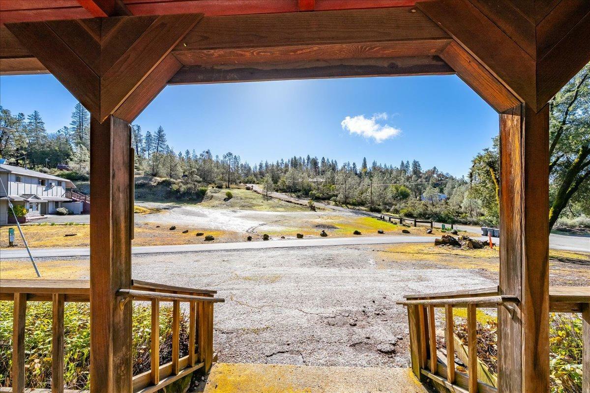 Property Photo: 1329 Ponderosa Way CA 95713
