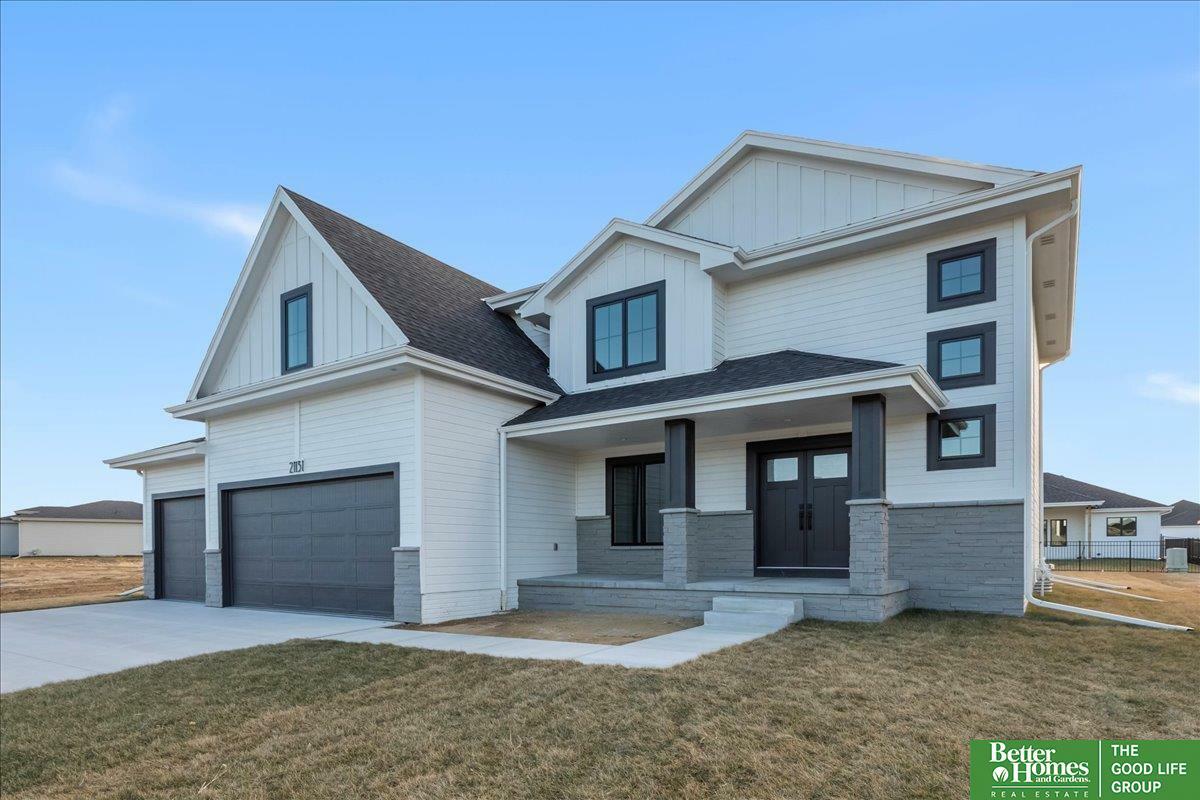 Property Photo: 5507 N 213th Street NE 68022