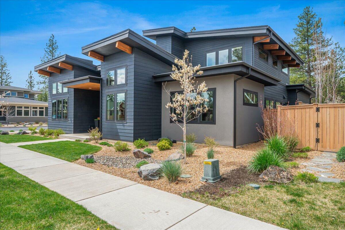 Property Photo: 3194 NW Celilo Lane Lot 126 OR 97703