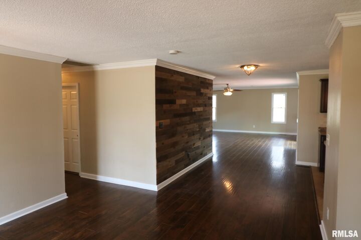 Property Photo: 914 Valley Drive IL 62918