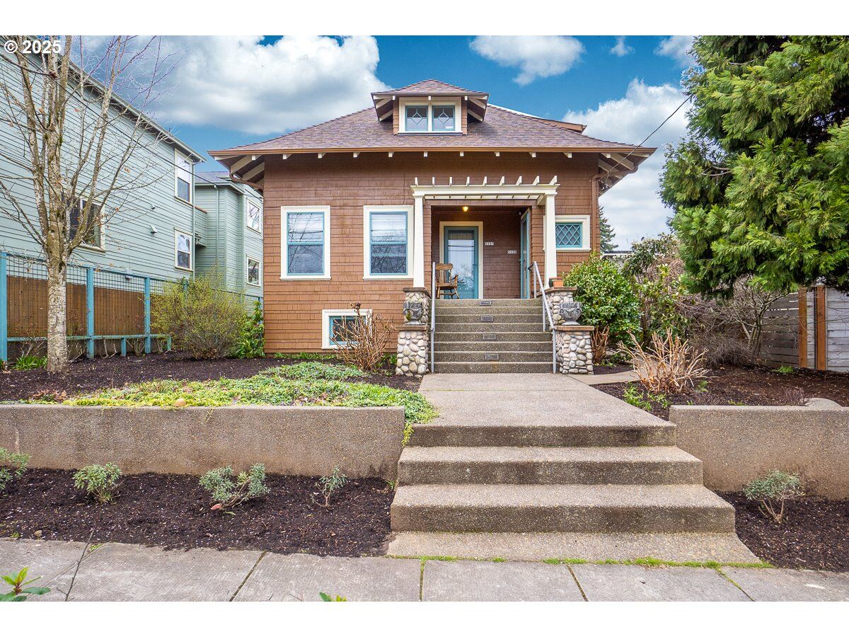 Property Photo:  5337/5339 NE 33rd Ave  OR 97211 