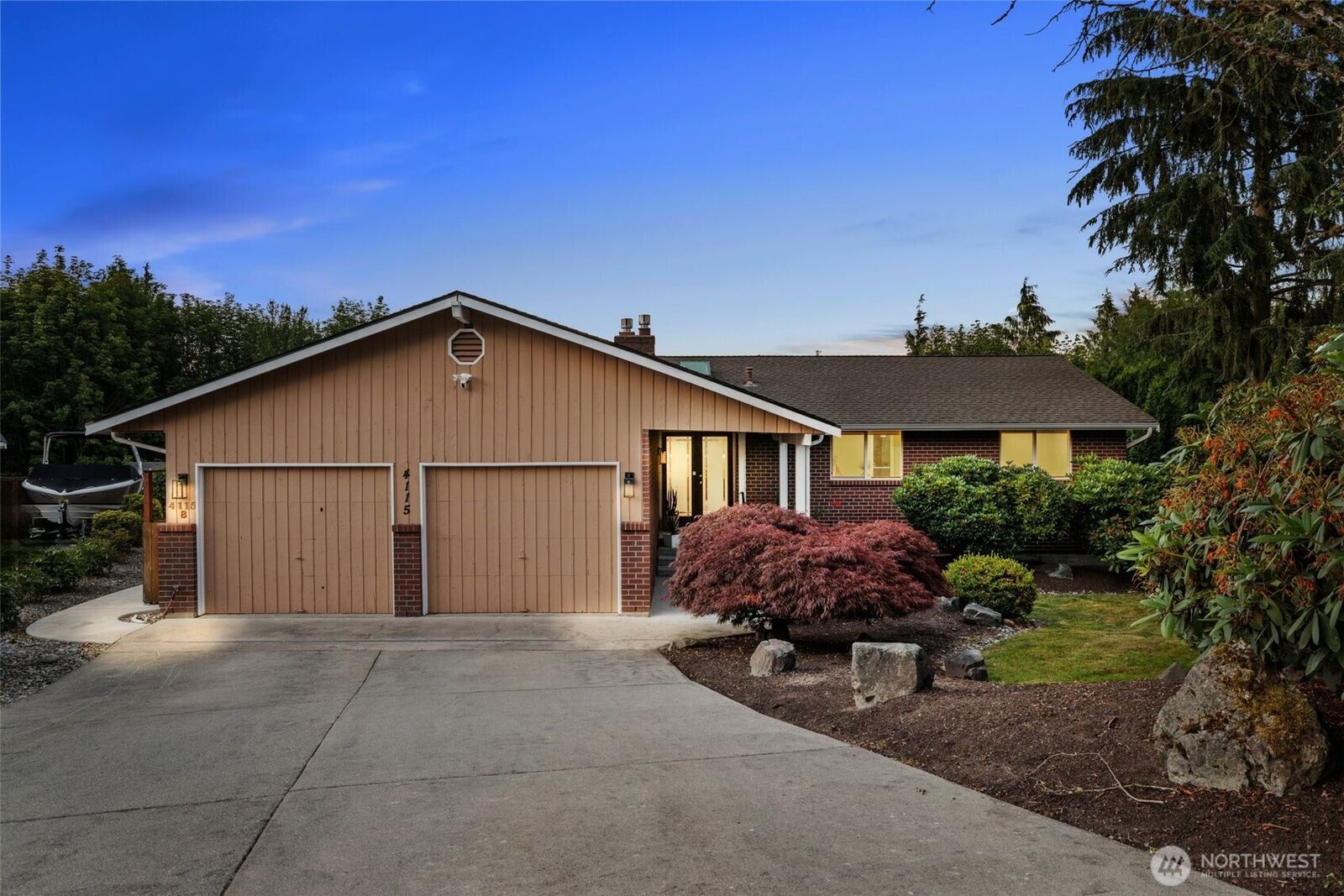 Property Photo: 4115 105th Place SE WA 98208