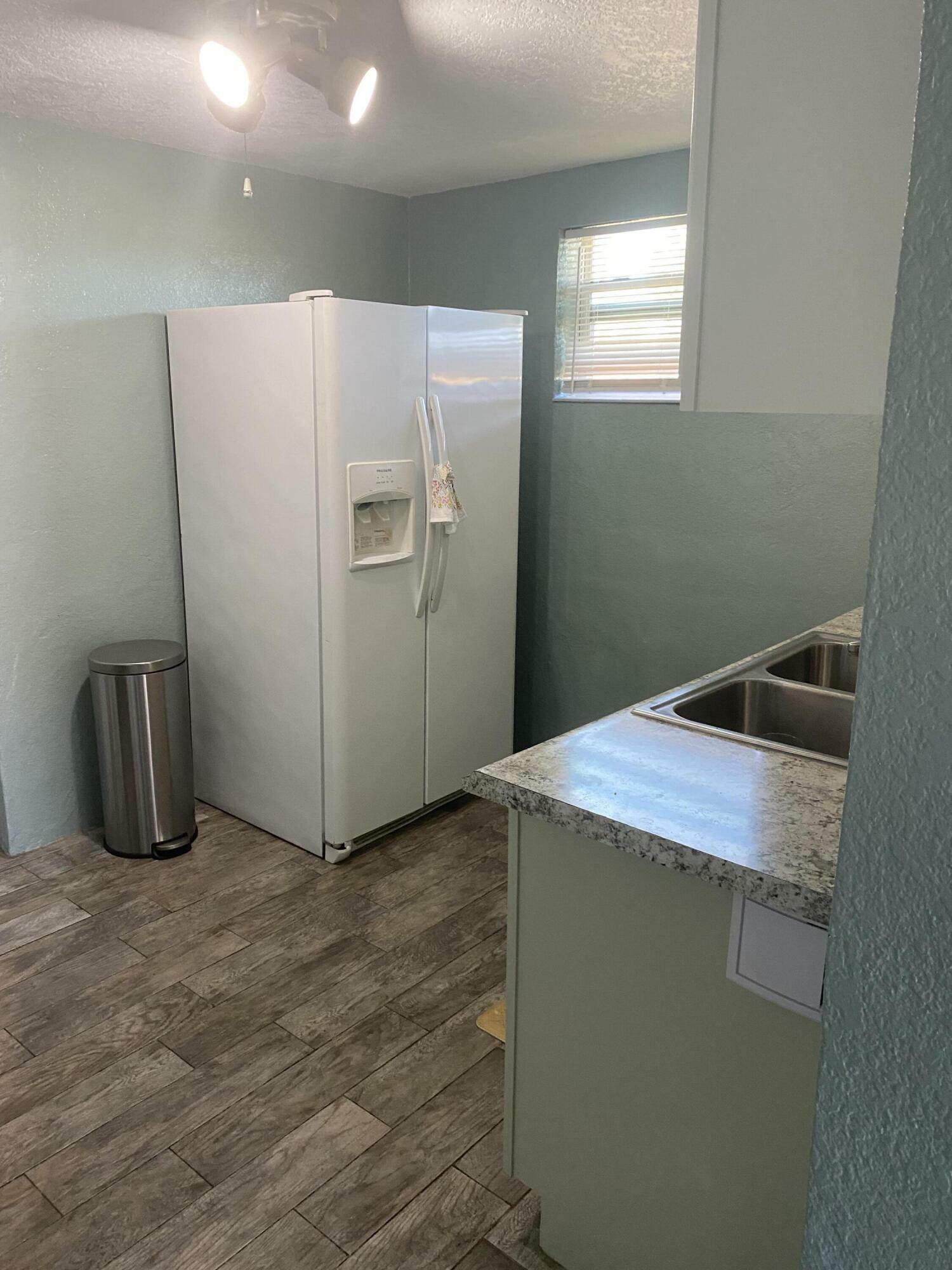 Property Photo: 201 NW 7th Terrace FL 33060