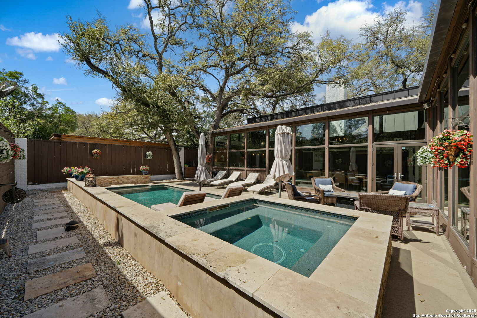 Property Photo: 222 Royal Oaks TX 78209