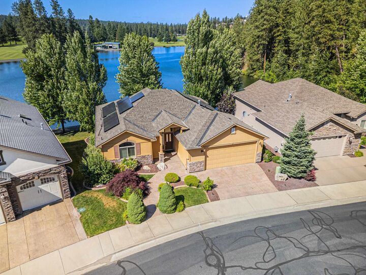 Property Photo:  905 E Lakeview Ln  WA 99208 