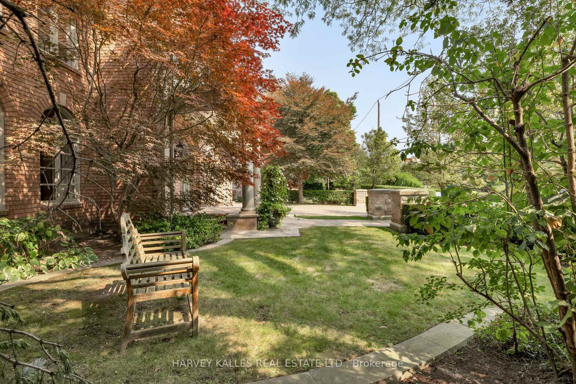 Property Photo: 52 Berkindale Drive ON M2L 1Z8