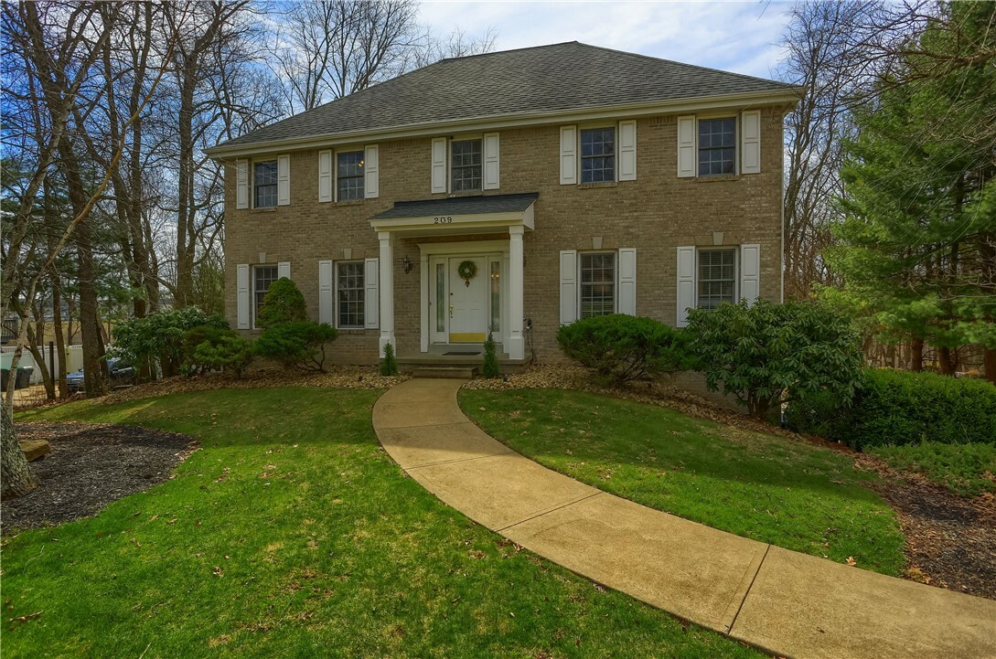 Property Photo: 209 Crescent Ct. PA 16066
