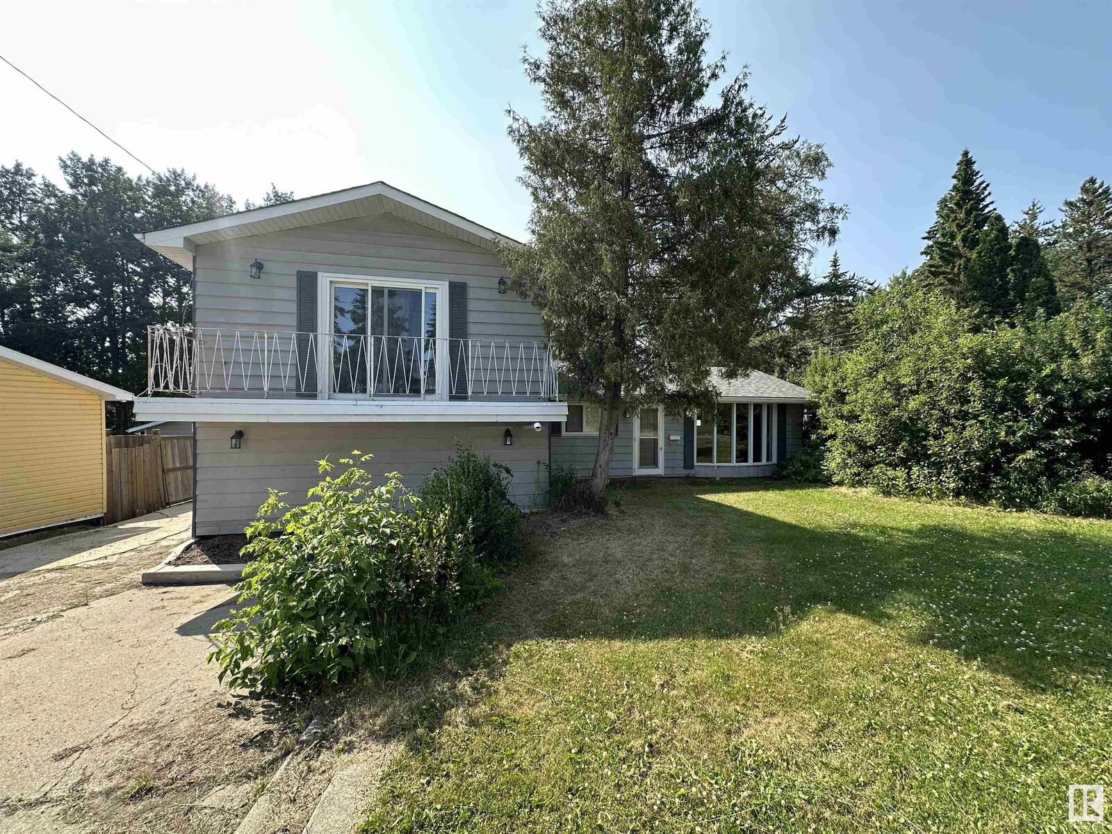 Property Photo: 527 5th Street AB T0E 1A6