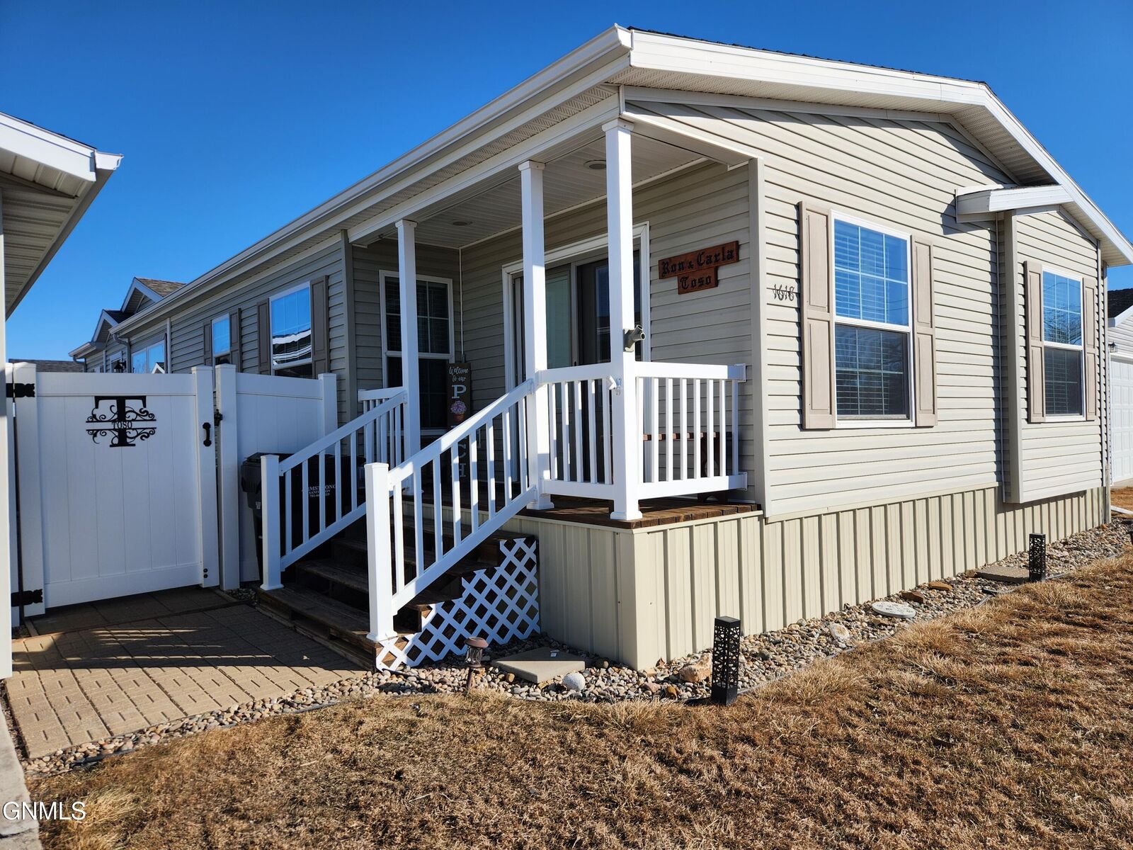 Property Photo:  1618 Hawk Trail SE  ND 58554 