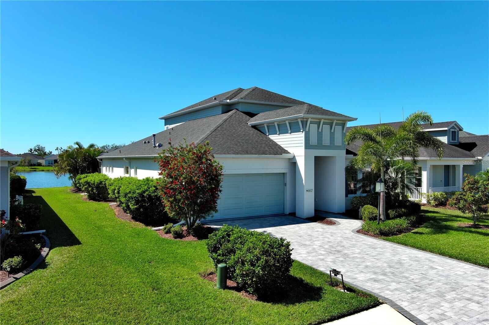 Property Photo:  10527 Falling Leaf Court  FL 34219 