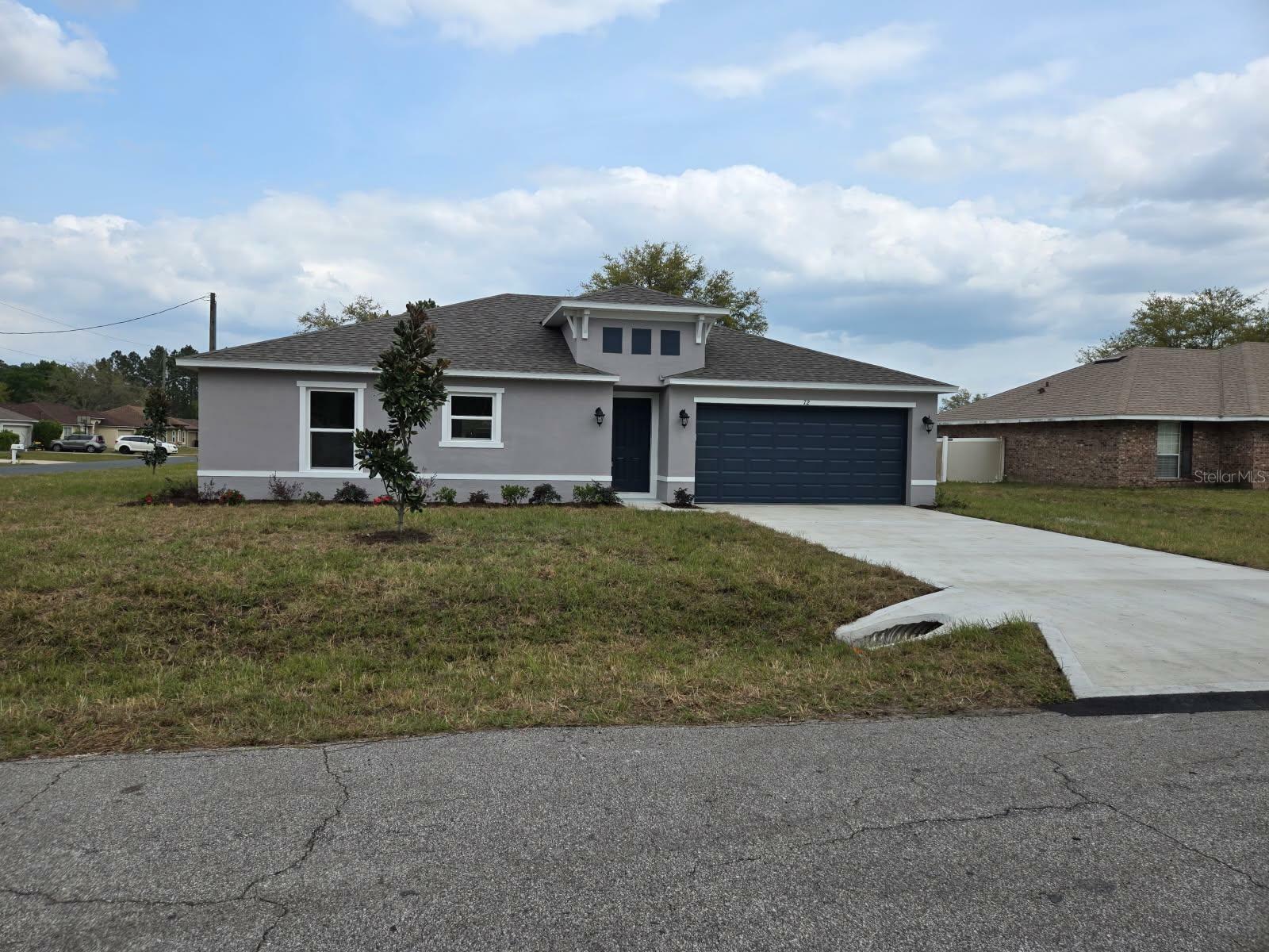 Property Photo: 72 Lancelot Drive FL 32137