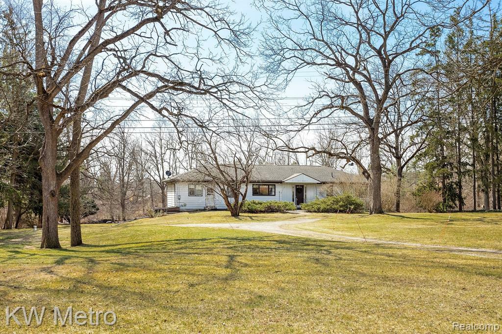 49151 Ridge Court  Northville MI 48168 9293 photo
