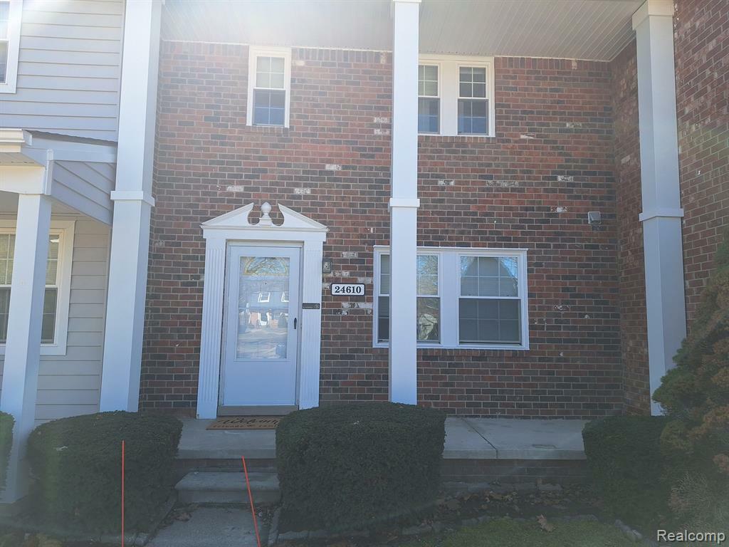 Property Photo: 24610 Olde Orchard Street MI 48375 2978